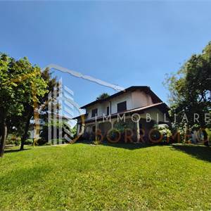 Villa In Vendita a Barlassina