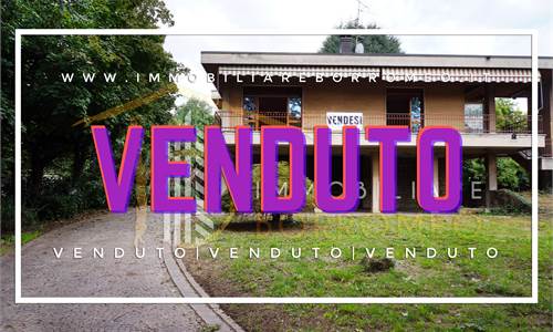 Villa Bifamiliare intera con 2 appartamenti e giardino