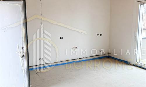 Ultimo piano con soffitto in legno di nuova costruzione